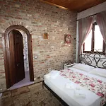 Iliada Hotell Domje