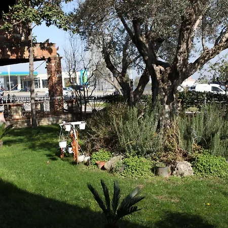 Iliada Otel Domje